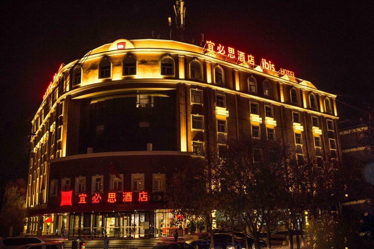 宜必思乌鲁木齐卫星广场酒店 外观 照片
